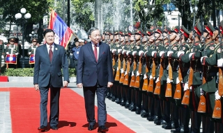 Bổ sung nội hàm mới cho quan hệ Việt Nam - Lào với “16 chữ vàng”